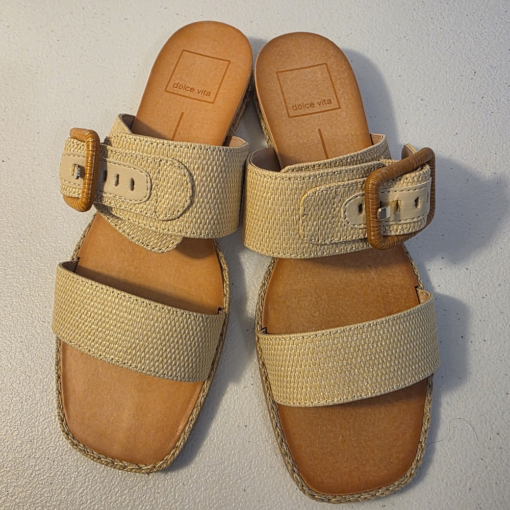 Dolce Vita Women's Tan Sandals Size 6
